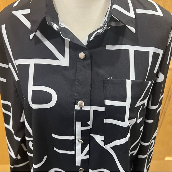 Black and White Geometric Button-Up Shirt - Picture 3 of 12